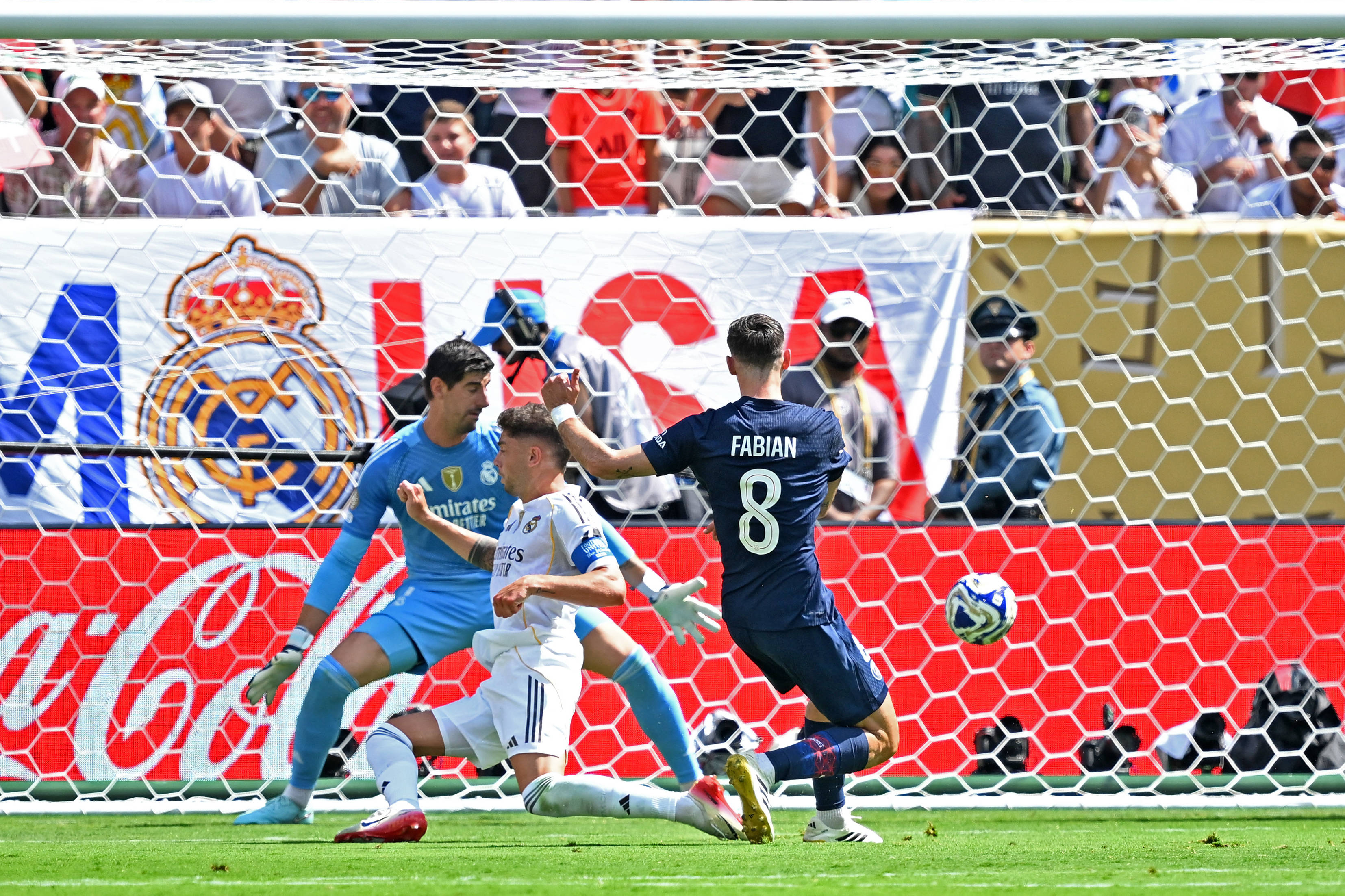 比剧本还玄幻！姆巴佩刚走，大巴黎就夺欧冠，然后世俱杯痛打皇马